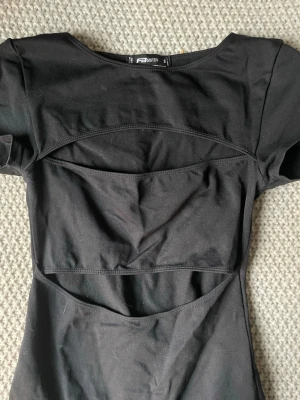 Populär body!! - Säljer en suuupersnygg body!!!