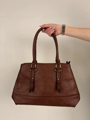Classy brun (13) - En classy brun väska som passar till alla 👜