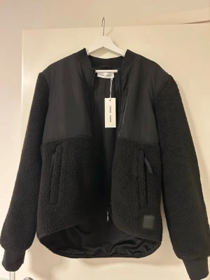 Samsø Samsøe jacket - Svart helt ny Samsøe Samsøe jacka/cardigan i modellen Rasmus. Nypris 2000kr (slutsåld?