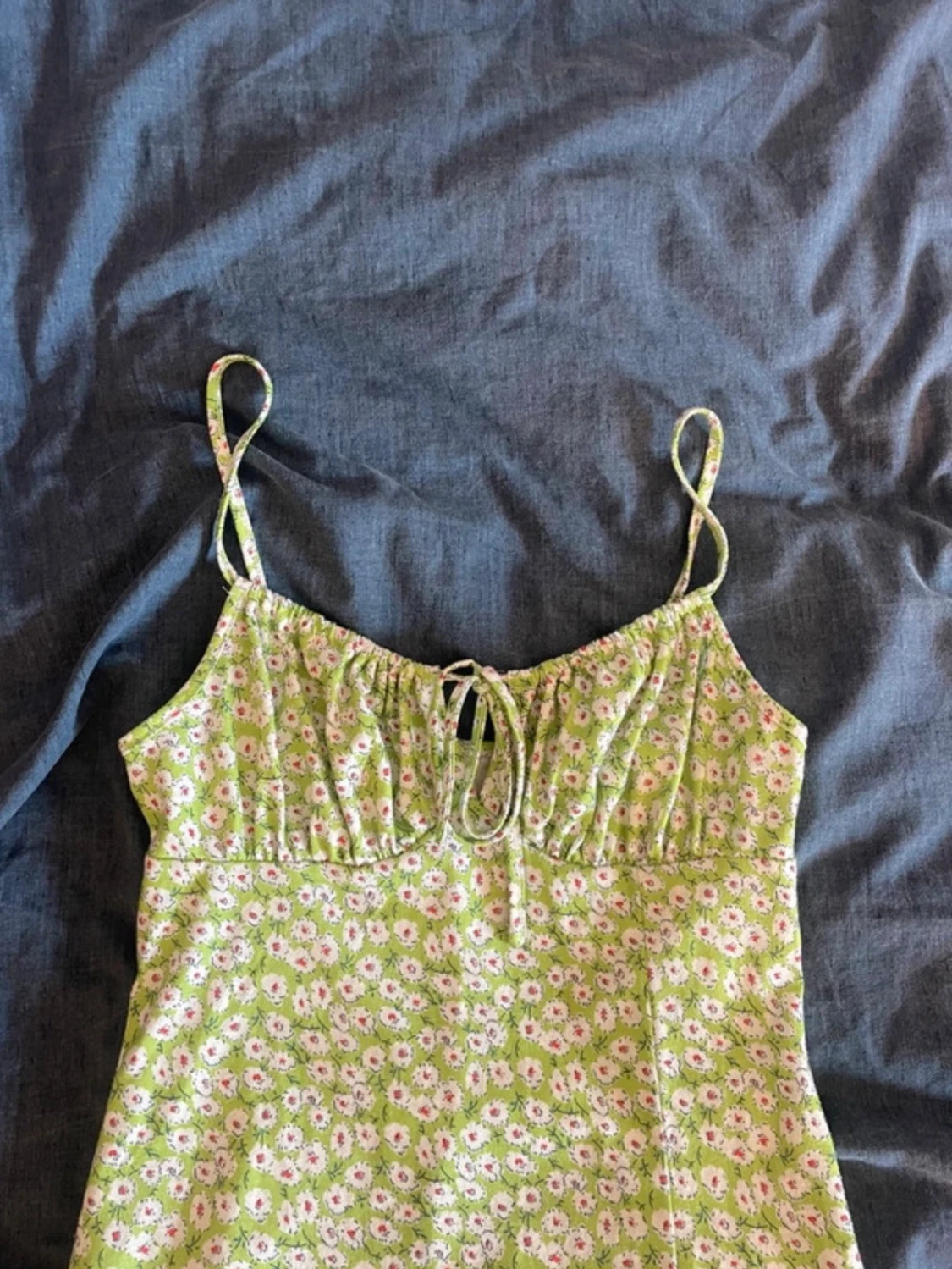 Grön blommig klänning med slits - 2