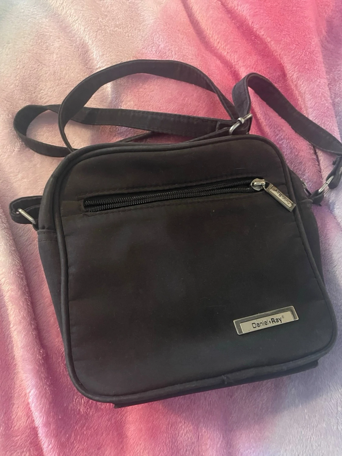 Svart axelväska från Daniel Ray