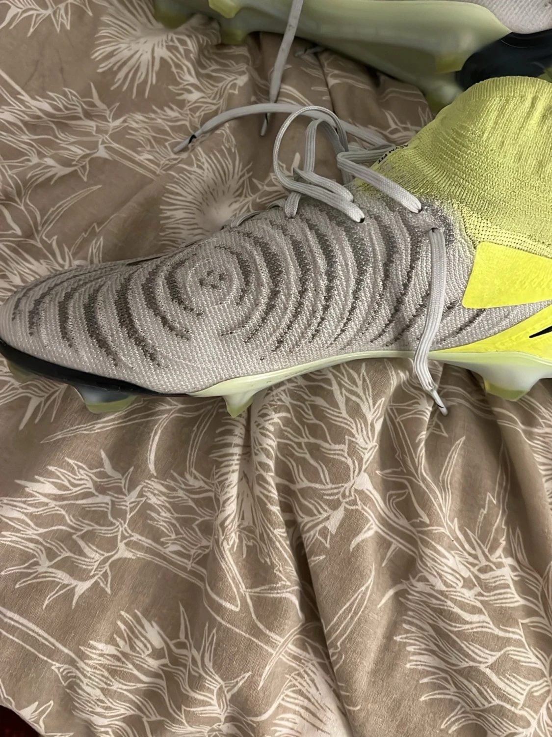 Nike Phantom Luna fotbollsskor gul/vit - 1