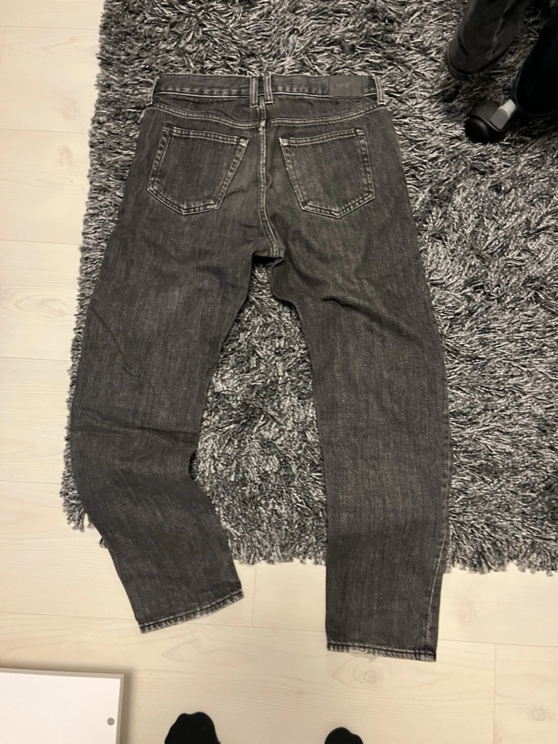 Grå Barrel jeans från Weekday 27/30 - 1