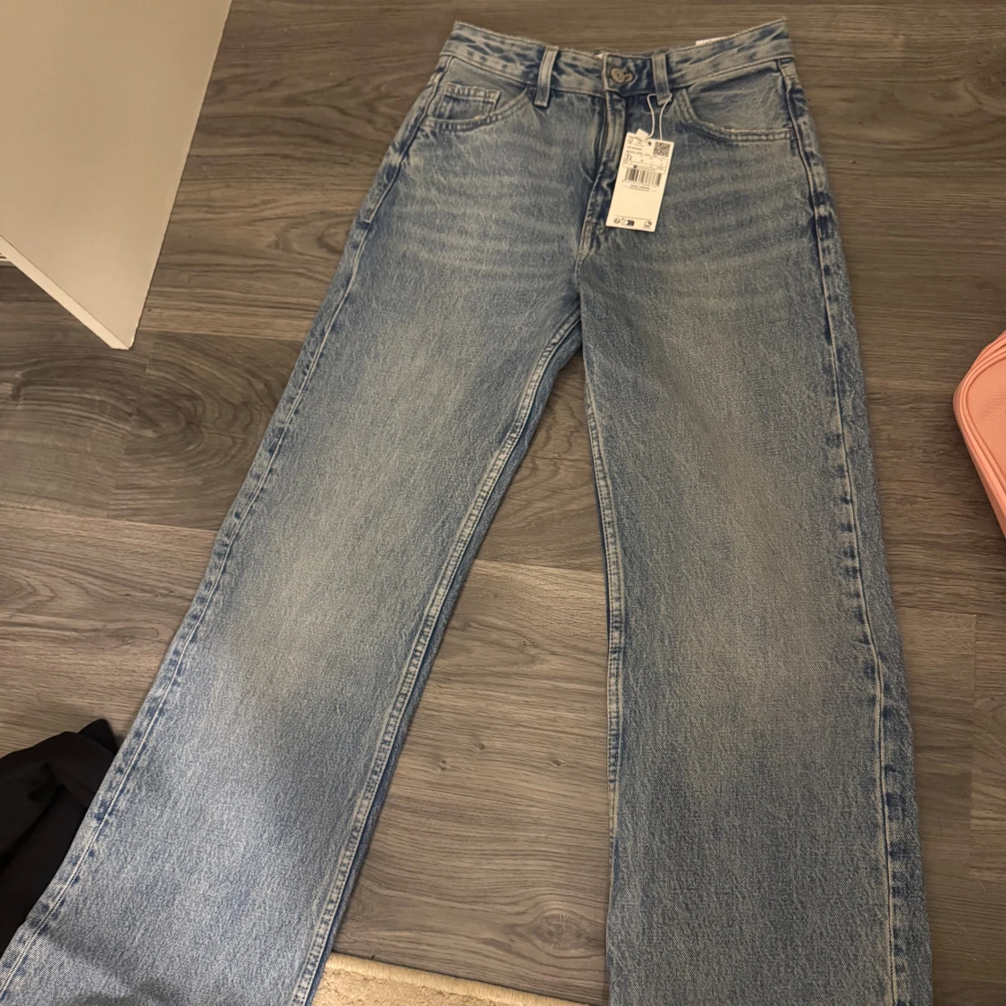 Oanvända jeans 