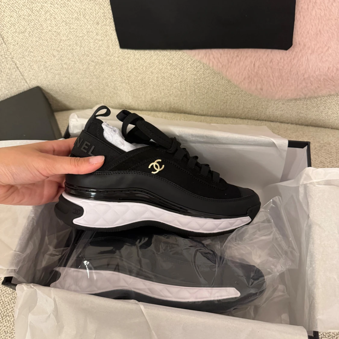 Svarta sneakers från Chanel - 1