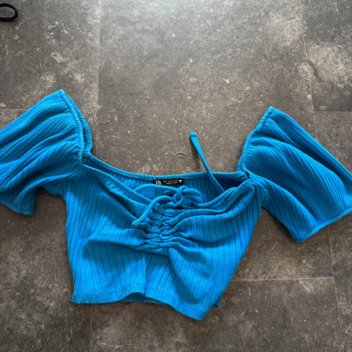 Blå croppad topp från Zara