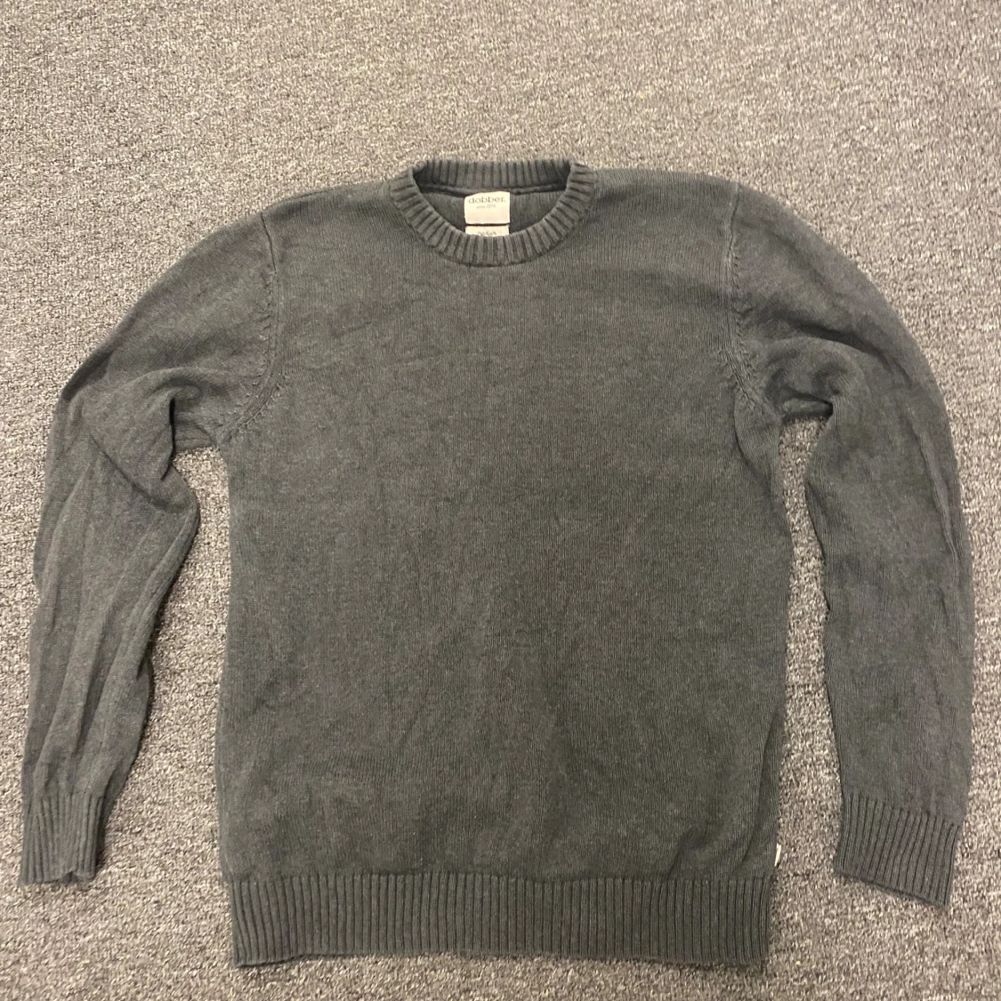 Mörkgrå stickad tröja från Dobber - 1