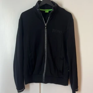 Hugo boss full zip - Fin Hugo boss full zip i bra skick storlek M