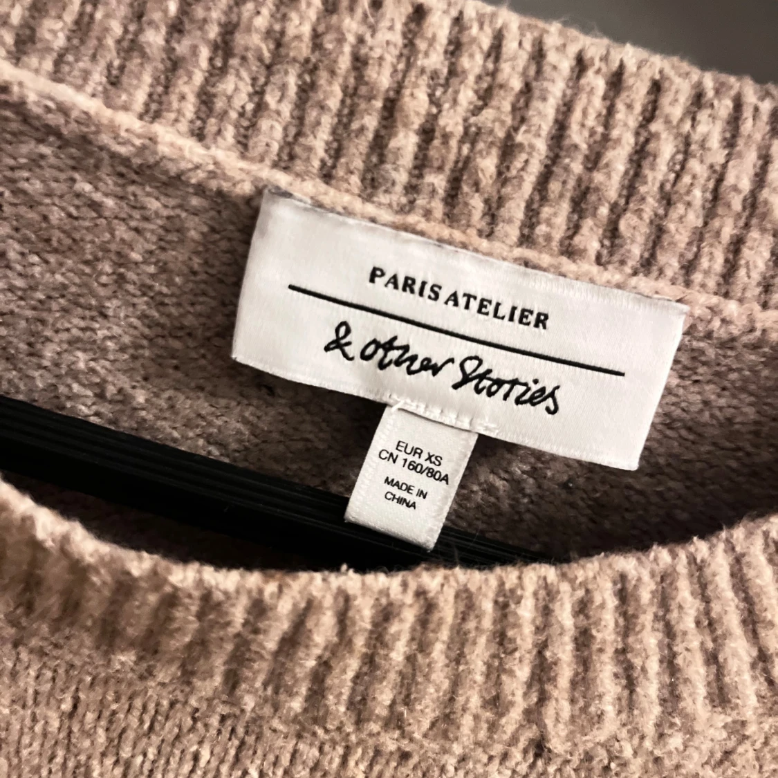 Beige stickad tröja & Other Stories - 1