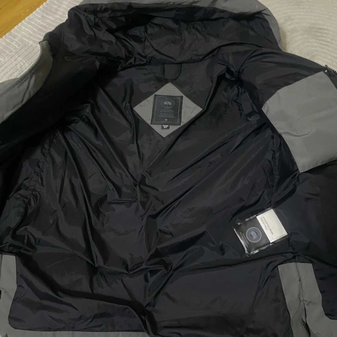 Grå dunjacka från Canada Goose - 2