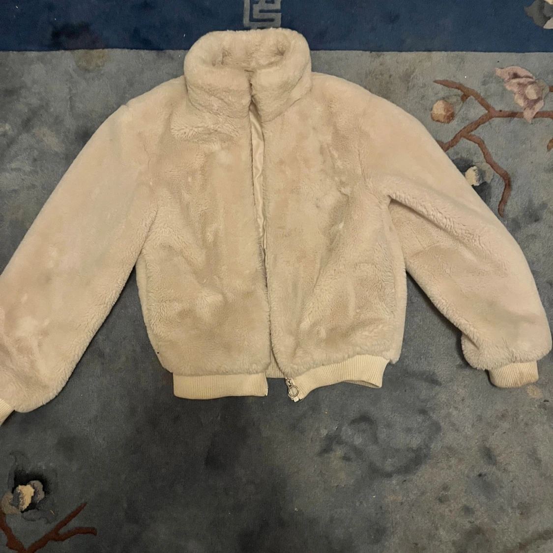 Beige teddyjacka från H&M