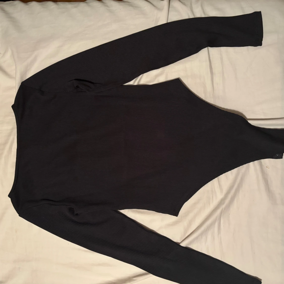 Svart ribbad topp med spets från H&M Divided - 1