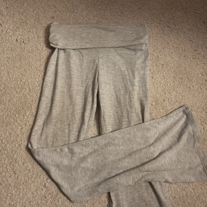 Yoga pants  - Gråa byxor fint skick 