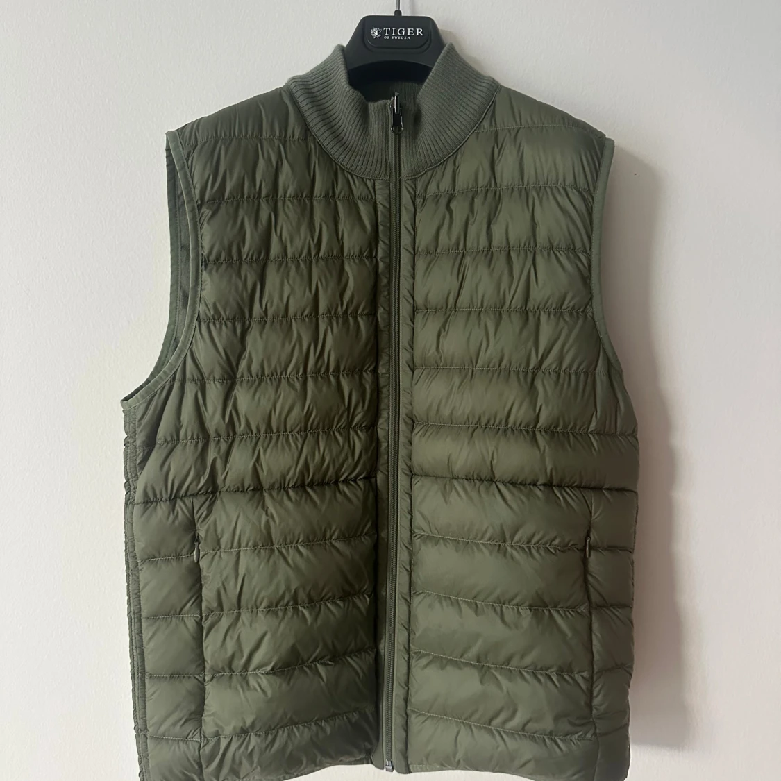 Olivgrön Kashmir väst från falconeri  - 2