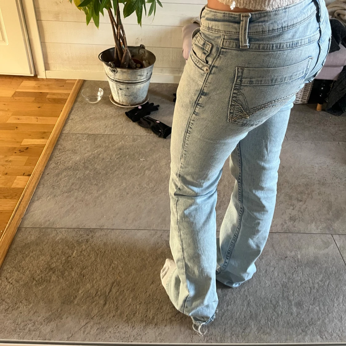 Ljusblå bootcut lågmidjade jeans  - 1