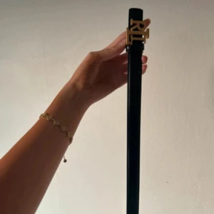 Rll skärp  - Ej använt fick i present . 110 cm 