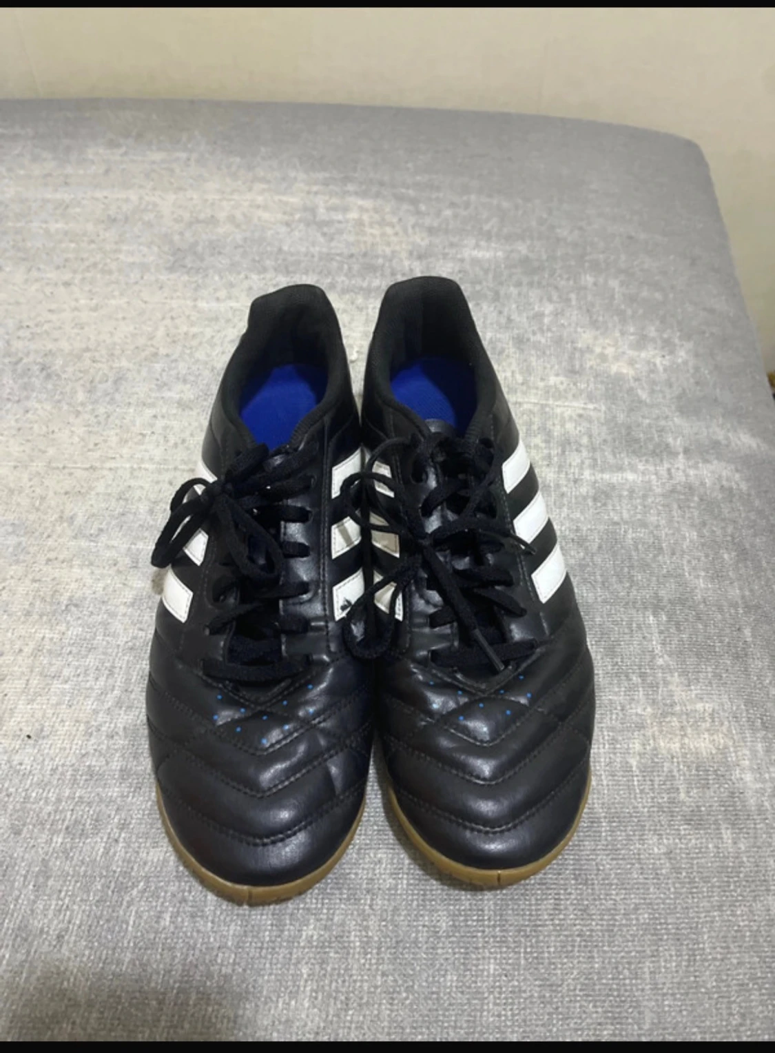 Adidas svarta fotbollsskor strl 45⅓ - 5