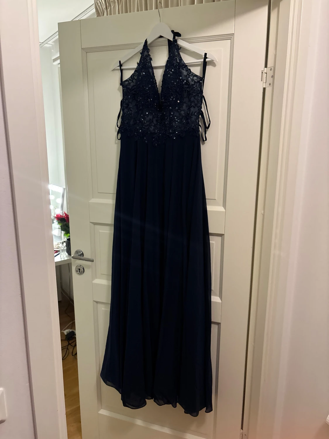 Marinblå balklänning