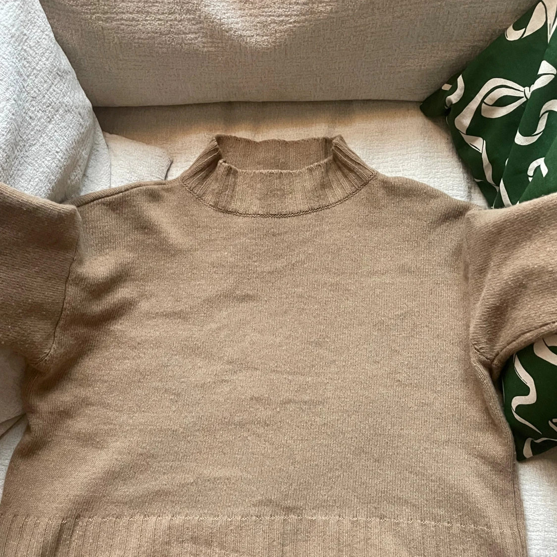 Tunn tröja i kashmirblandning