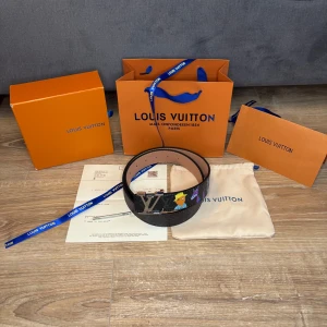 Louis V bälte - Helt ny bälte. Finns fler spännande varor på profilen!!