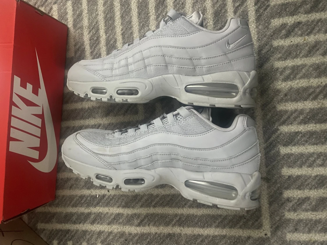 Nike Air Max 95 i ljusgrå - 2