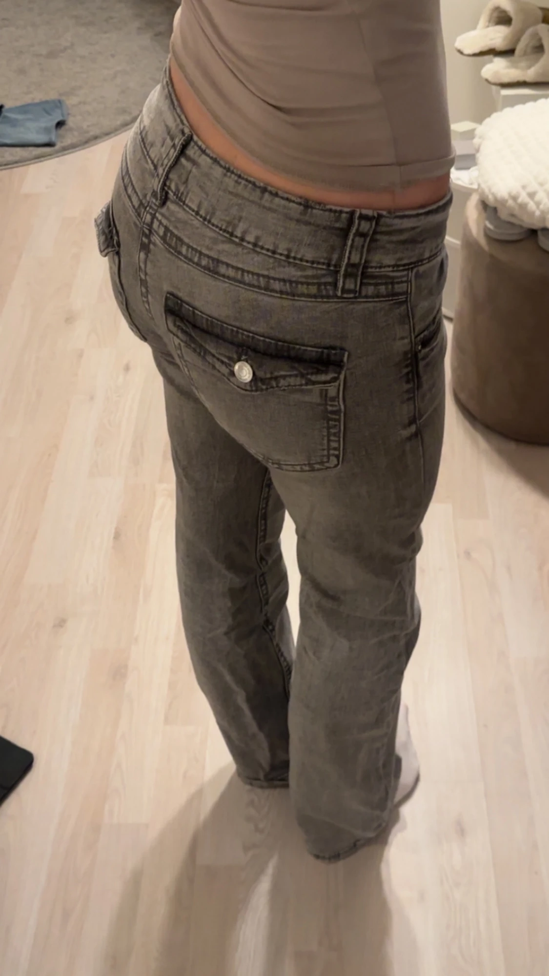 Grå bootcut jeans med låg midja - 1