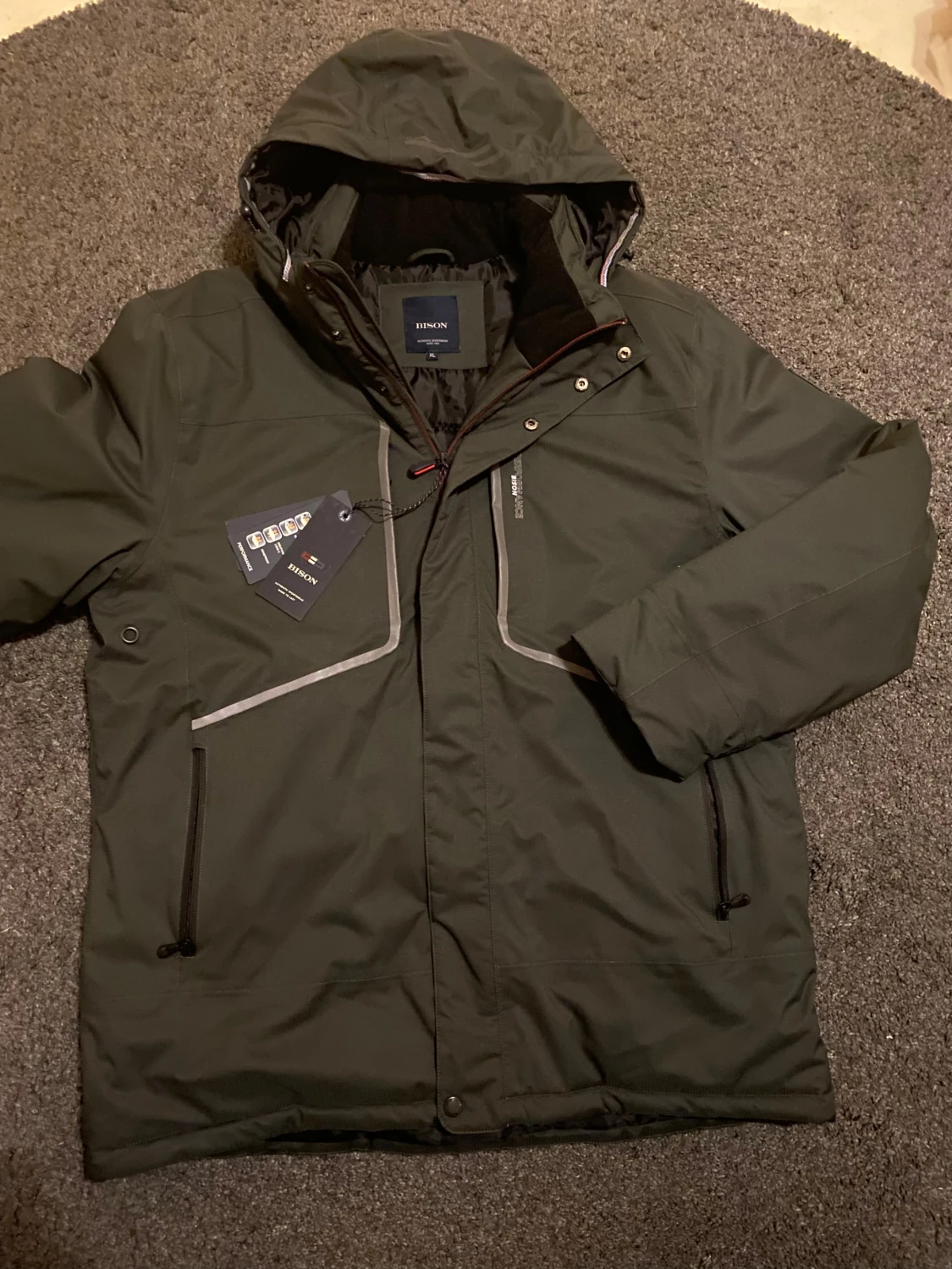 Mörkgrön vinterjacka från Bison XL