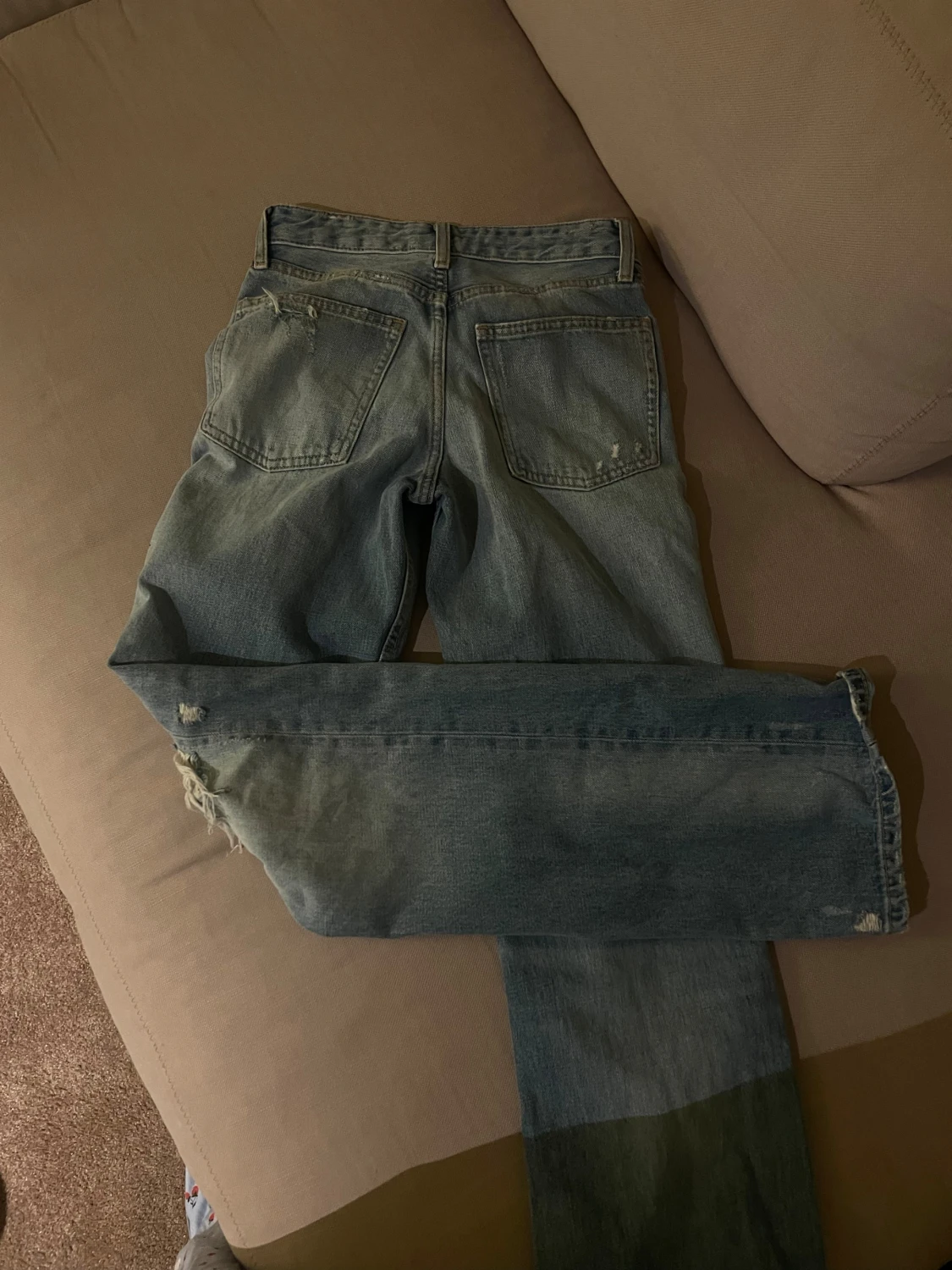 Blå ripped jeans från Zara - 1