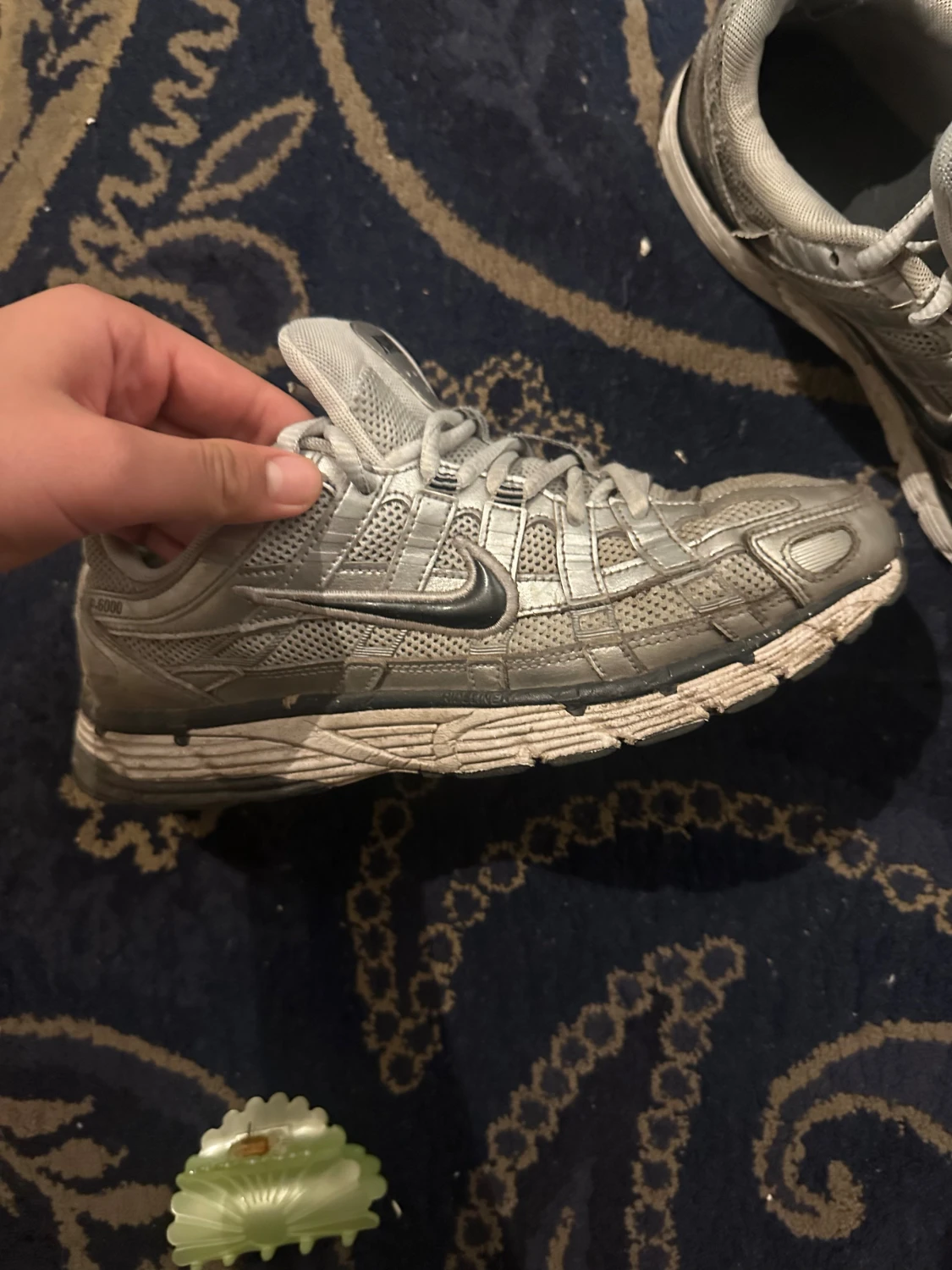 Nike silverfärgade sneakers - 2