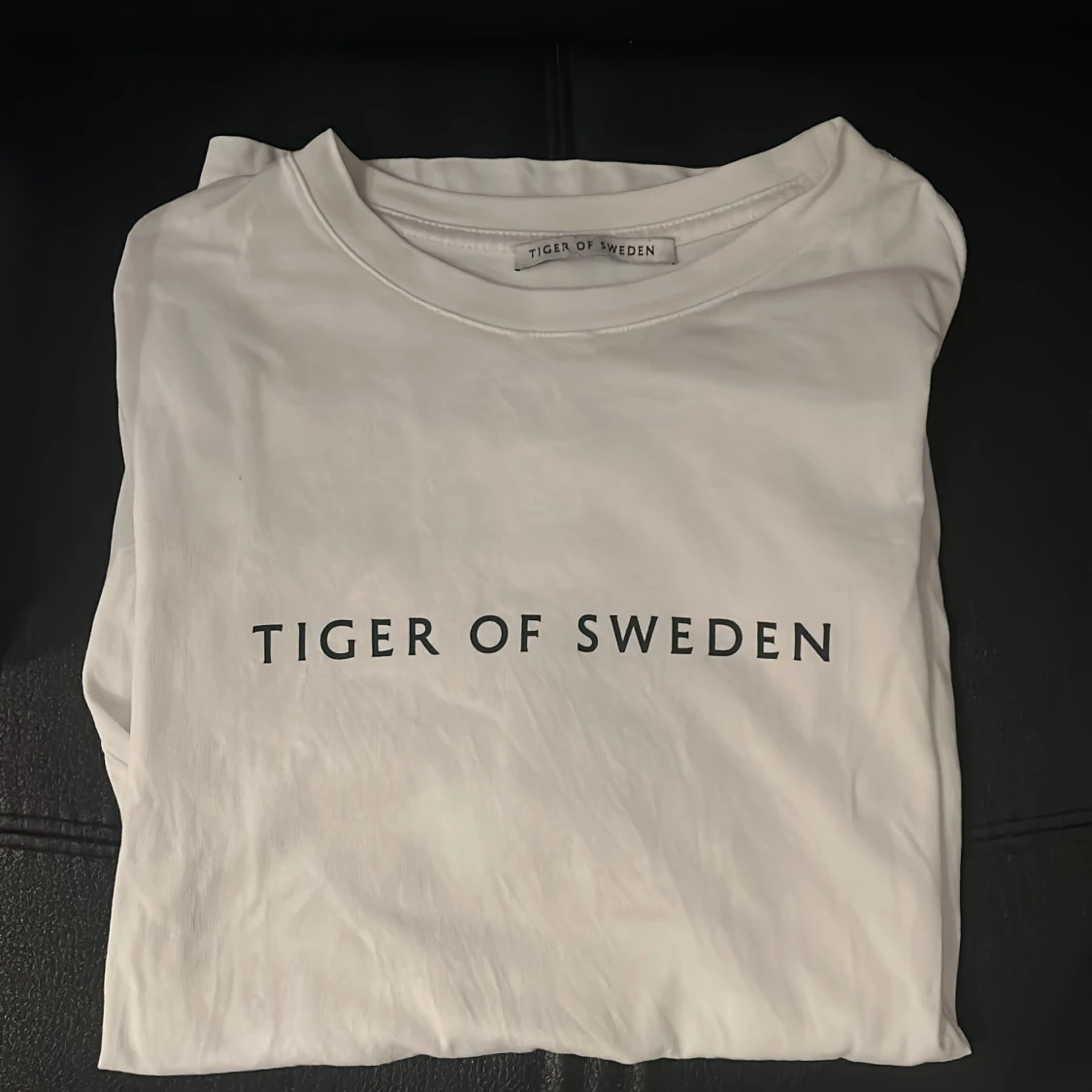 Vit t-shirt från Tiger of Sweden