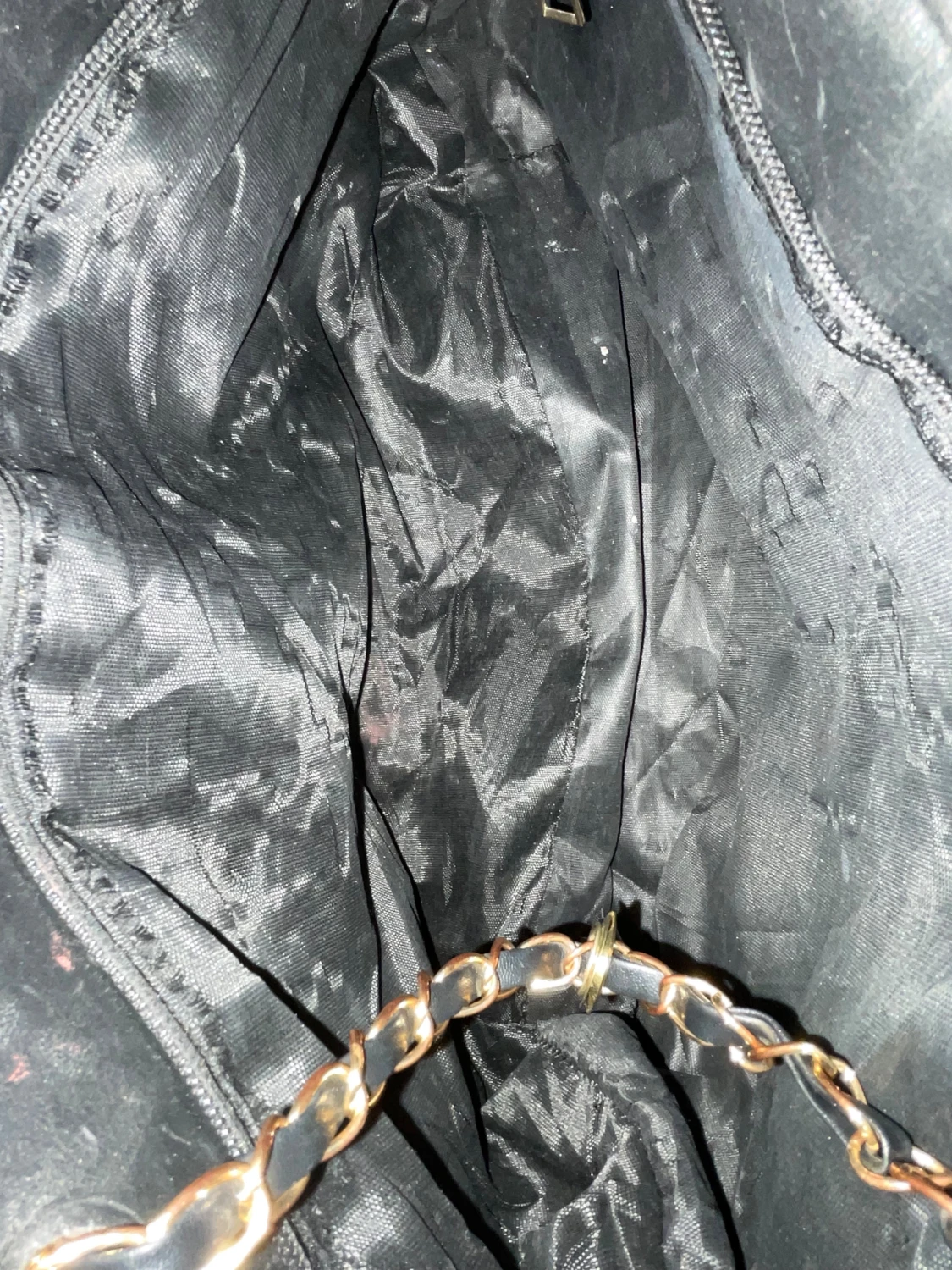 Svart quiltad axelväska med kedja - 4