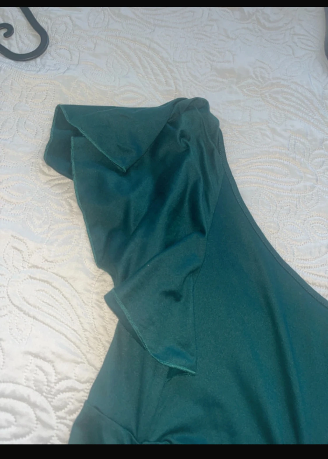 Grön one shoulder kortklänning