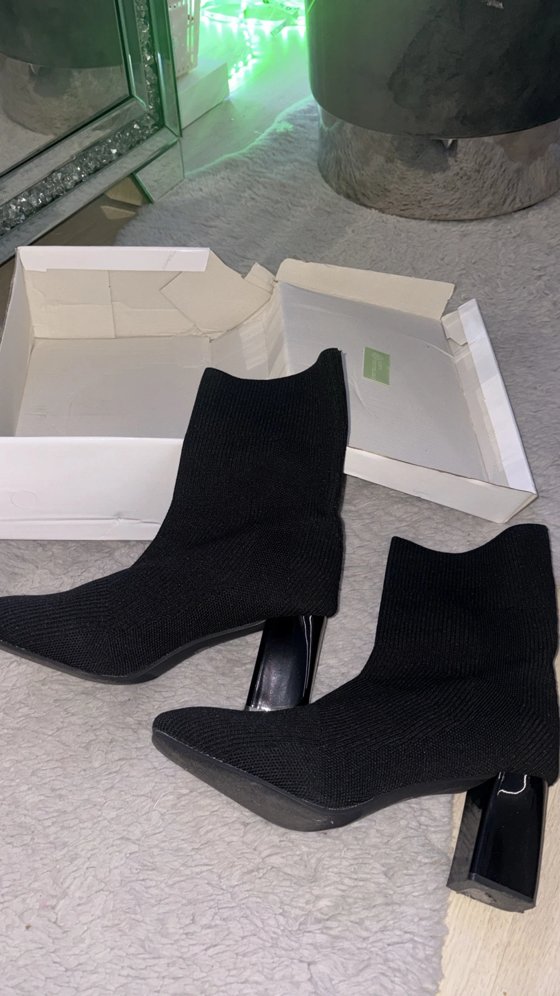 Svarta stickade stövletter med klack - 1