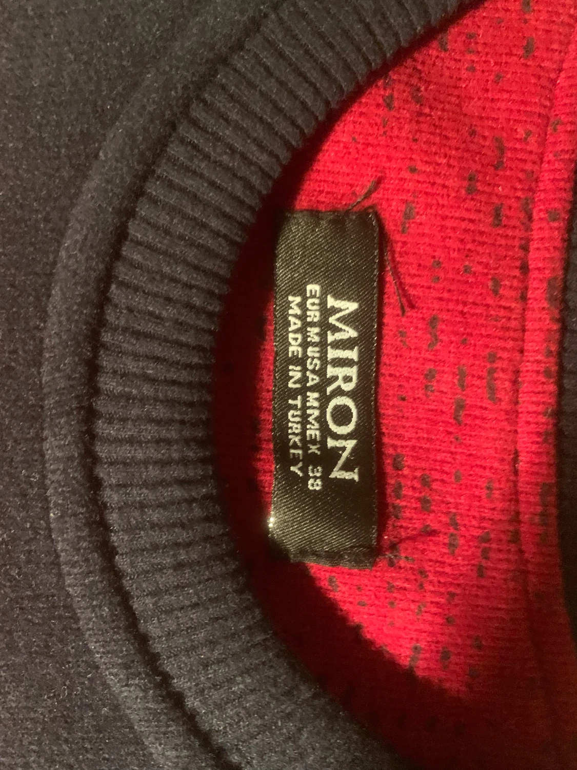 Röd och marinblå tröja från Miron - 2