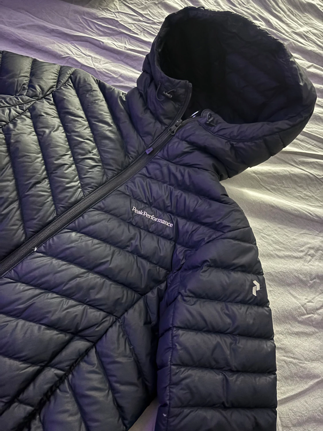 Svart dunjacka Peak Performance - 3