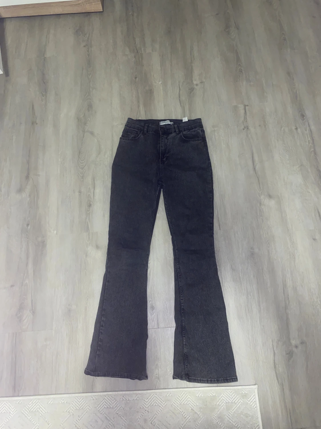 Svarta bootcut jeans Hakan 40, strl 30