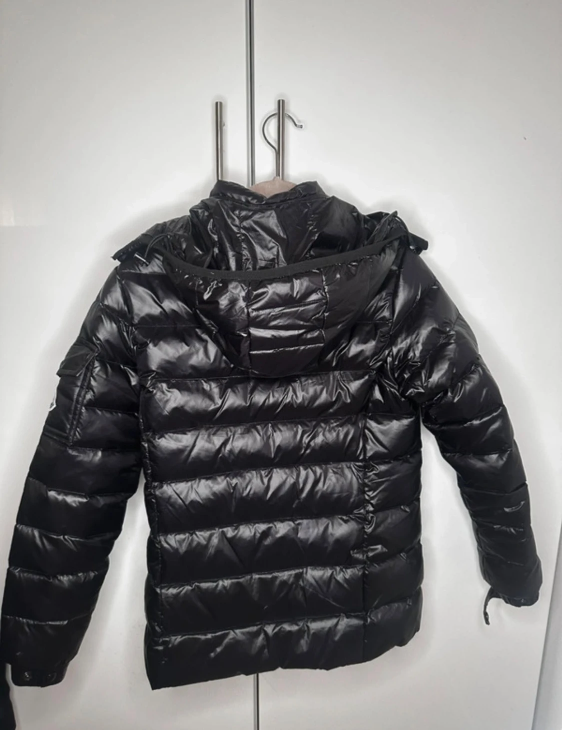 Svart Moncler pufferjacka med huva - 2