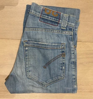 Dondup George  - Säljer dessa feta dondup jeans i modellen George! Storlek W29 L32 | Skick 10/10 | hör av er vid minsta fråga eller fundering🙌