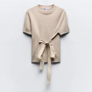 Zara knyt tröja - Jätte fin tröja från Zara med knyte, använt fåtal gånger💗