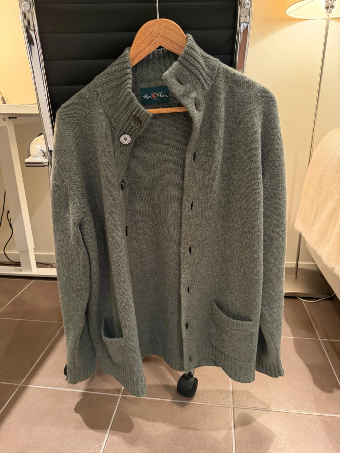 Alan pain cardigan