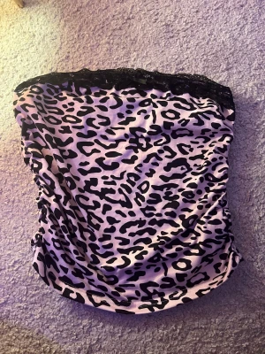 y2k croptop 💖🐆 - Jätte söt topp från Portugal som ej kommit till användning pga för liten storlek för mig 💕