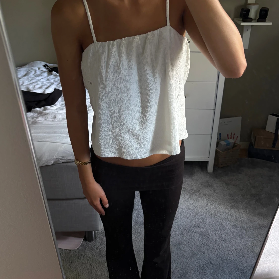 VIT TOPP MED BRODERI - 1