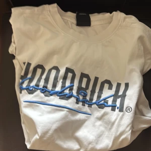 Vit T-shirt  från Hoodrich - Vit tshirt från hoodrich knappt använd 