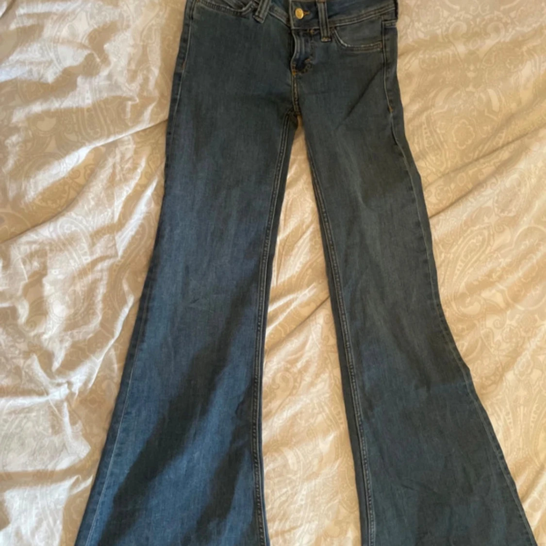 Cheap monday lågmidjade jeans - 2