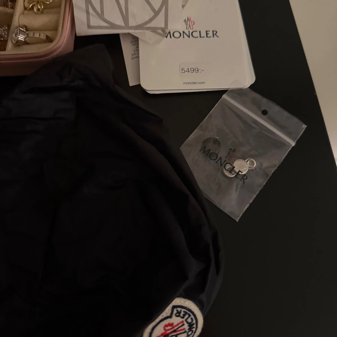 Svart dunväst från Moncler - 4