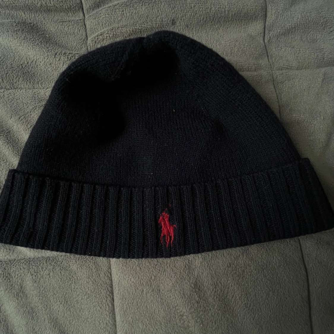 Svart merinoullsmössa från Polo Ralph Lauren
