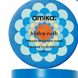 Amika Hydro Rush Moisture Mask - Färgglad blå burk med blommigt mönster från Amika. Hydro Rush intense moisture mask ger intensiv återfuktning och kommer i en rund plastförpackning. Perfekt för dig som vill boosta håret med fukt!