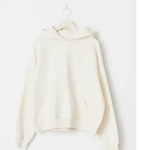 Ginatricot hoodie - Säljer en helvit hoodie från GinaTricot. De finns inga fläckar!