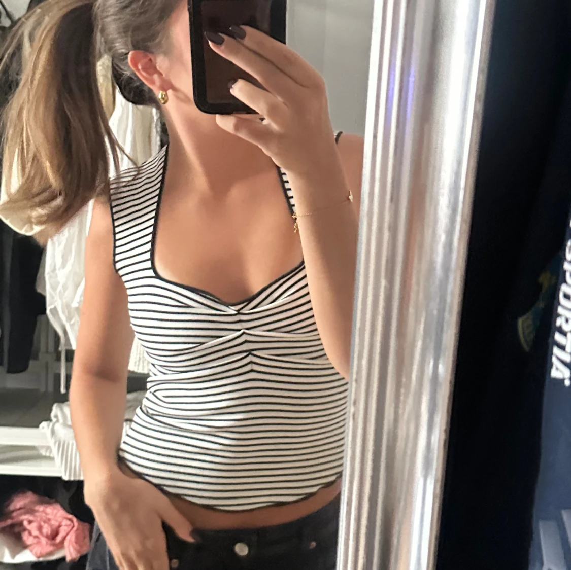 Randig svartvit linnetopp  - 2