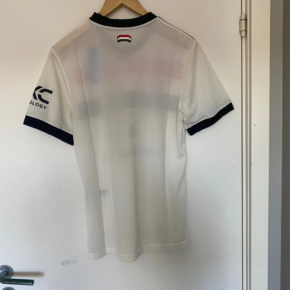 Vit och röd randig fotbollströja Adidas M - 1